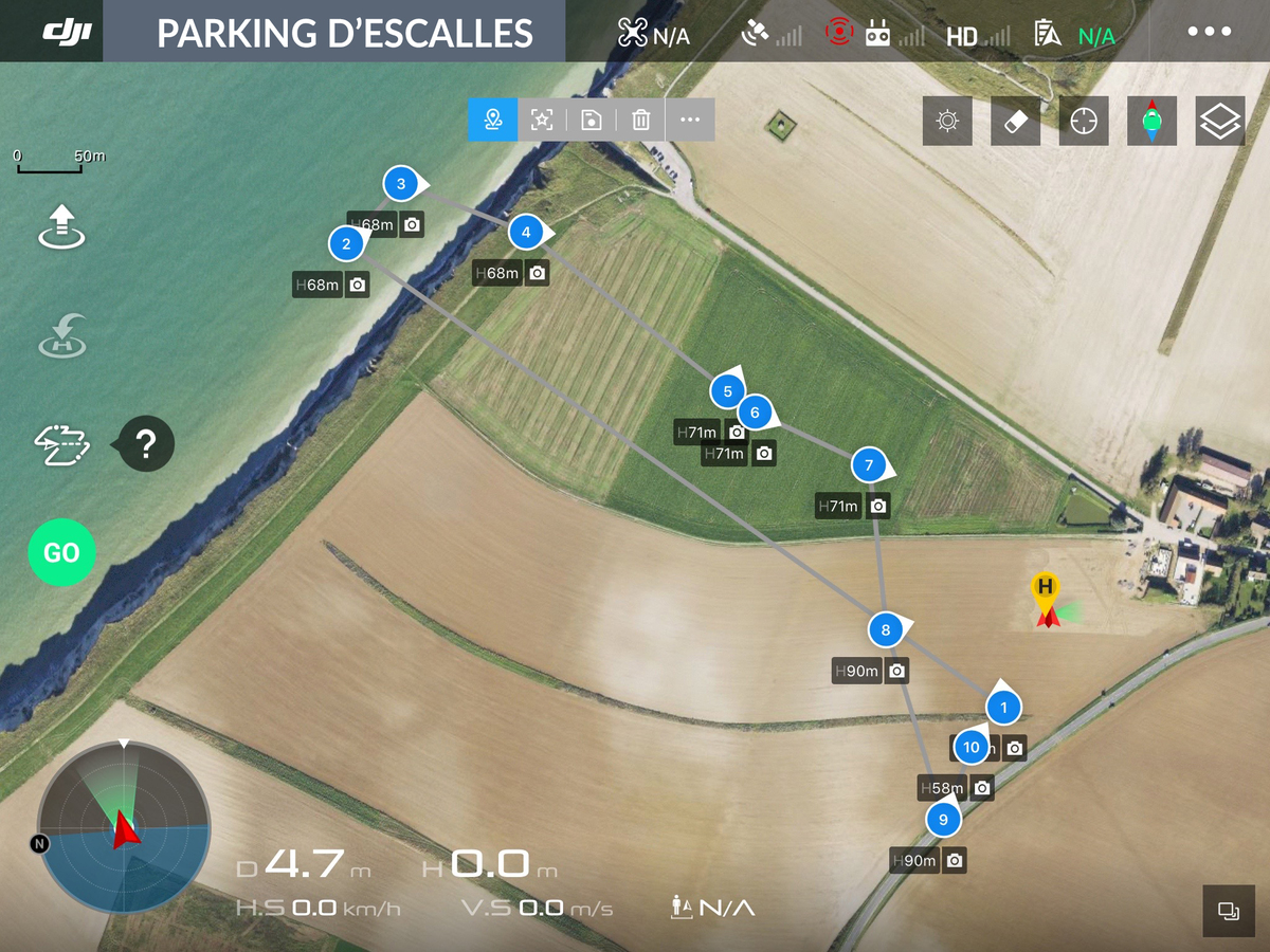 Vue aérienne du Parking d'Escalles avec 10 points de vue d'un plan de vol de drone numérotés.